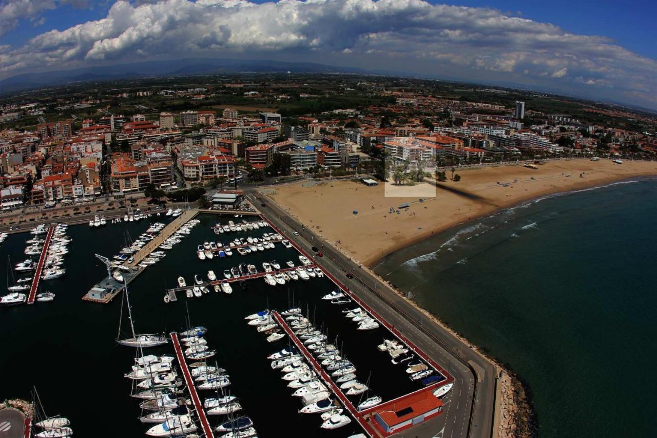 Aquarium - Only Families Apartment Cambrils Exterior foto