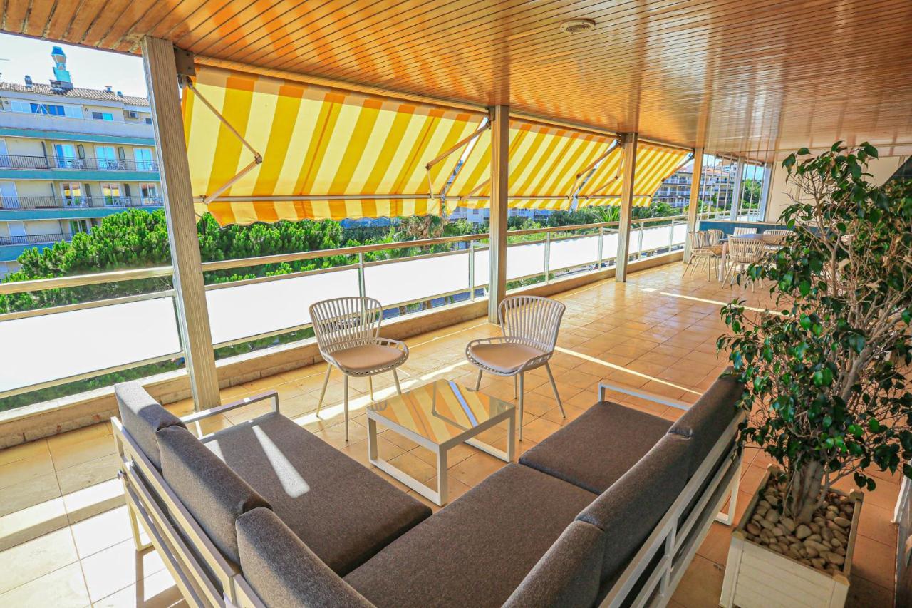 Aquarium - Only Families Apartment Cambrils Exterior foto