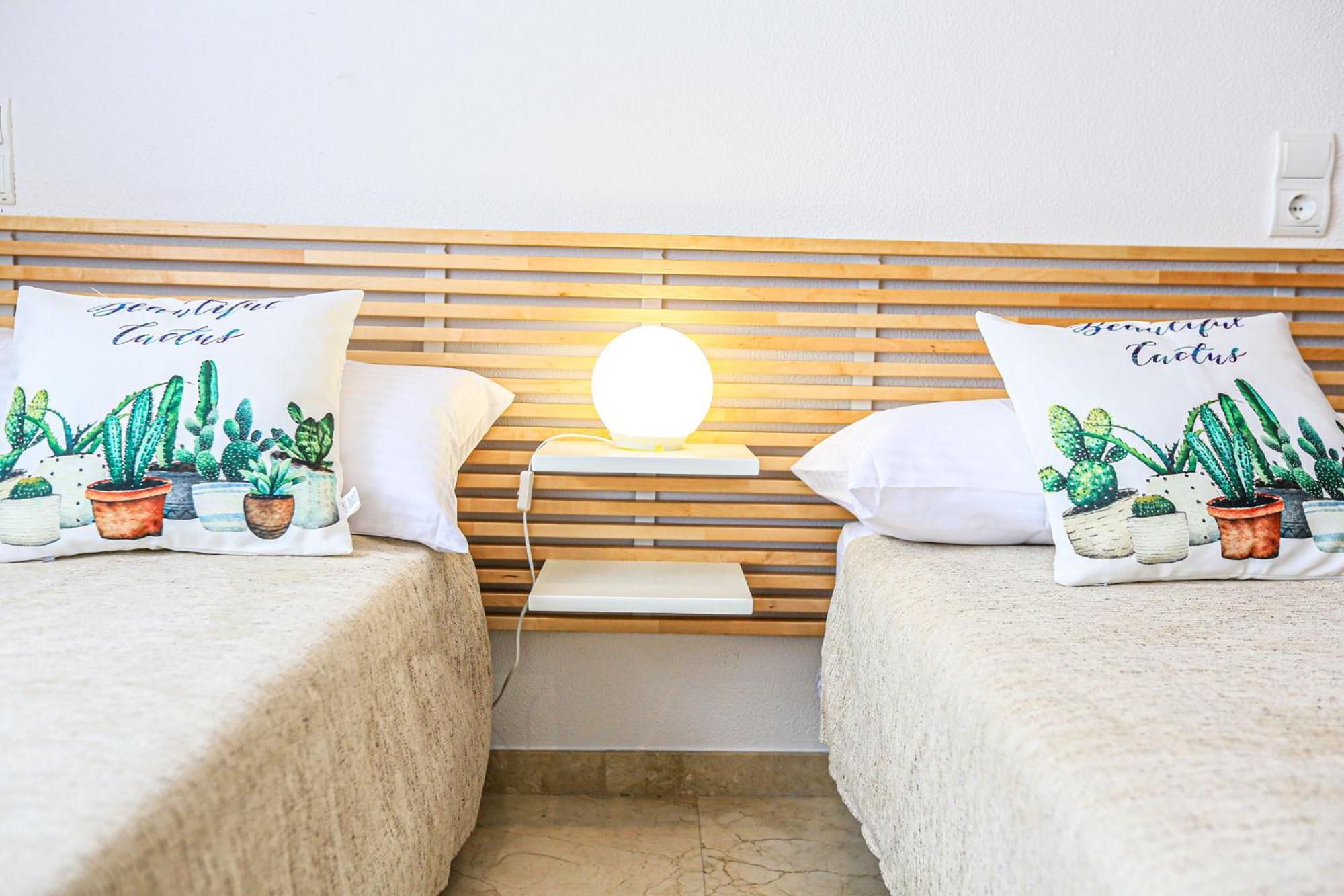 Aquarium - Only Families Apartment Cambrils Exterior foto