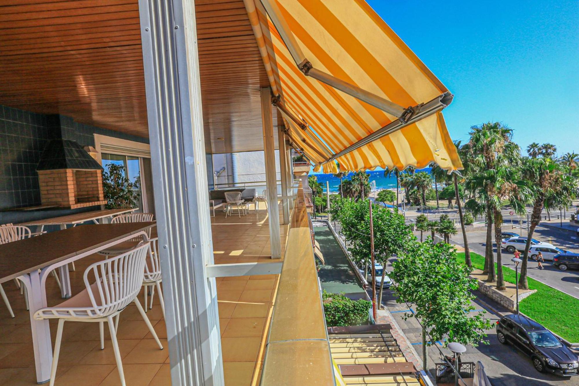 Aquarium - Only Families Apartment Cambrils Exterior foto